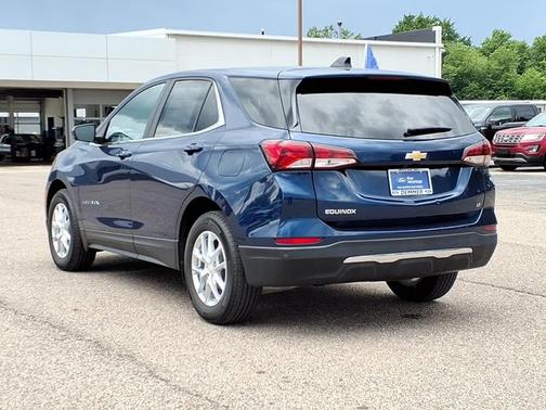 Blue Glow Metallic 2022 Chevrolet Equinox LT W/1LT