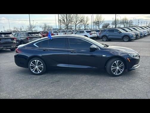 Darkmoon Blue Metallic 2018 Buick Regal ESSENCE