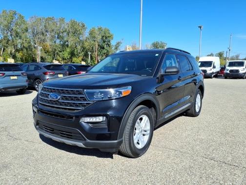 AGATE BLACK METALLIC 2023 Ford Explorer XLT