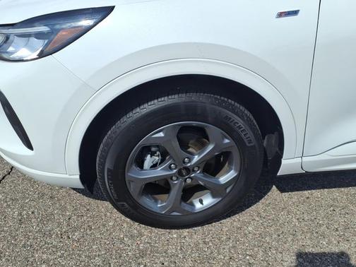 STAR WHITE METALLIC TRI-COA 2024 Ford Escape ST-LINE SELECT