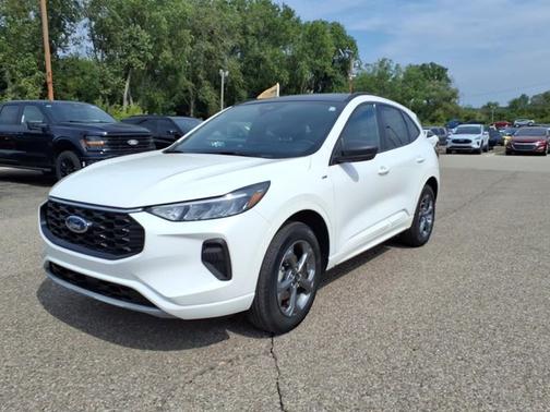 STAR WHITE METALLIC TRI-COA 2024 Ford Escape ST-LINE
