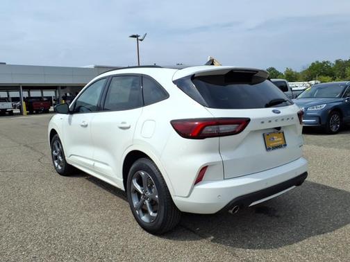STAR WHITE METALLIC TRI-COA 2024 Ford Escape ST-LINE