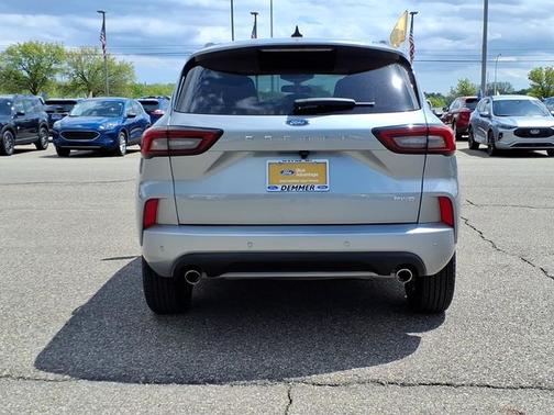ICONIC SILVER METALLIC 2024 Ford Escape ST-LINE