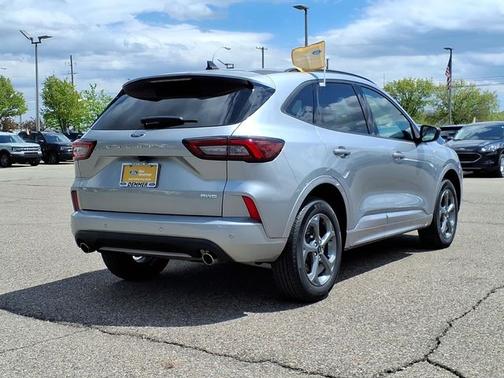 ICONIC SILVER METALLIC 2024 Ford Escape ST-LINE