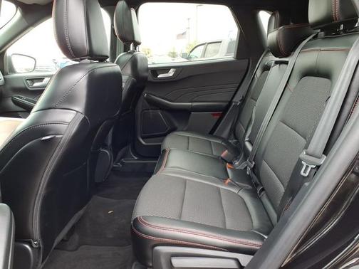 AGATE BLACK METALLIC 2024 Ford Escape ST-LINE