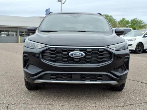 AGATE BLACK METALLIC 2024 Ford Escape ST-LINE