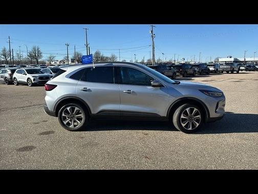 ICONIC SILVER METALLIC 2023 Ford Escape PLATINUM