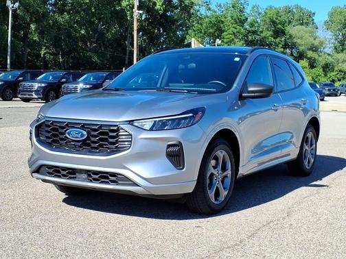 ICONIC SILVER METALLIC 2024 Ford Escape ST-LINE