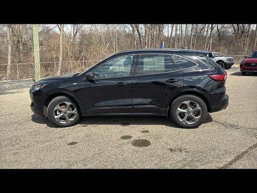 AGATE BLACK METALLIC 2024 Ford Escape ST-LINE