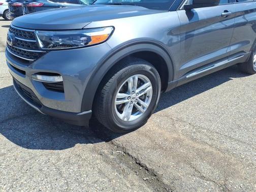 CARBONIZED GRAY METALLIC 2024 Ford Explorer XLT