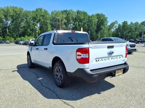 OXFORD WHITE 2023 Ford Maverick XLT