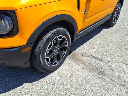 ORANGE FURY METALLIC TRI-CO 2026 Ford Bronco Sport OUTER BANKS