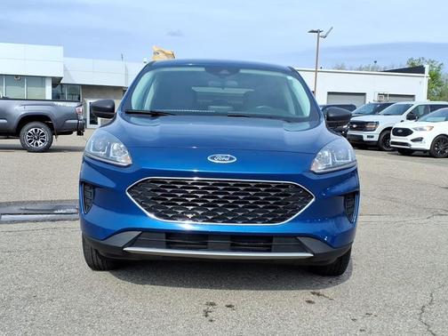 ATLAS BLUE METALLIC 2022 Ford Escape SE