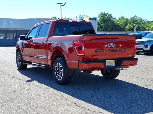 HOT PEPPER RED MET TINTD CC 2023 Ford F-150 XLT