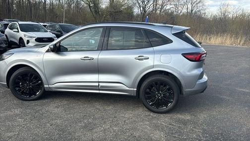 ICONIC SILVER METALLIC 2023 Ford Escape ST-LINE ELITE