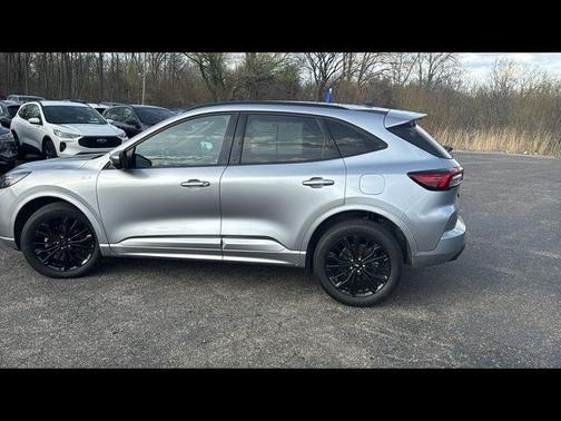 ICONIC SILVER METALLIC 2023 Ford Escape ST-LINE ELITE
