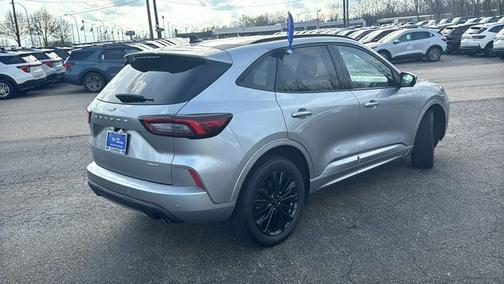 ICONIC SILVER METALLIC 2023 Ford Escape ST-LINE ELITE