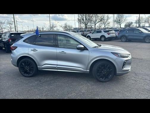 ICONIC SILVER METALLIC 2023 Ford Escape ST-LINE ELITE