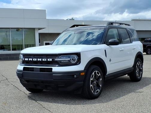OXFORD WHITE 2024 Ford Bronco Sport OUTER BANKS