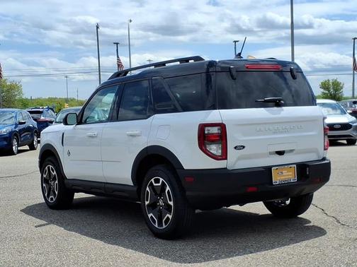 OXFORD WHITE 2024 Ford Bronco Sport OUTER BANKS