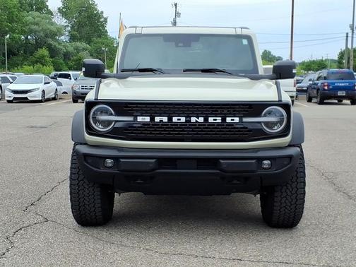 DESERT SAND 2025 Ford Bronco OUTER BANKS