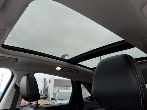 STAR WHITE METALLIC TRI-COA 2022 Ford Escape TITANIUM