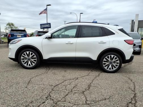 STAR WHITE METALLIC TRI-COA 2022 Ford Escape TITANIUM