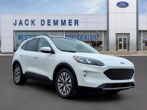 STAR WHITE METALLIC TRI-COA 2022 Ford Escape TITANIUM