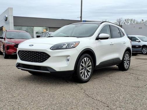 STAR WHITE METALLIC TRI-COA 2022 Ford Escape TITANIUM