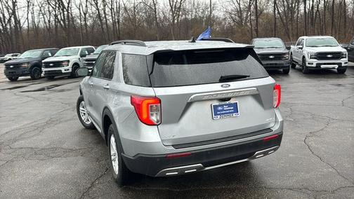 ICONIC SILVER METALLIC 2023 Ford Explorer XLT