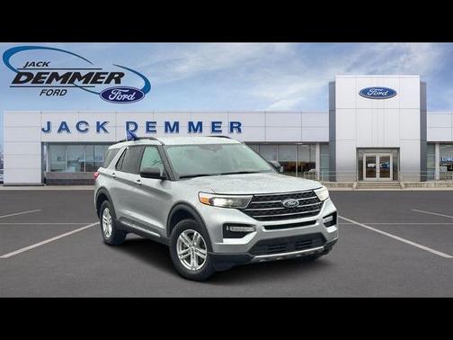 ICONIC SILVER METALLIC 2023 Ford Explorer XLT