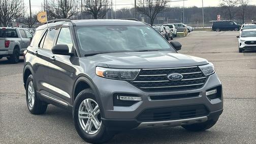 CARBONIZED GRAY METALLIC 2022 Ford Explorer XLT