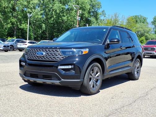 AGATE BLACK METALLIC 2023 Ford Explorer XLT