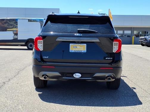 AGATE BLACK METALLIC 2023 Ford Explorer XLT
