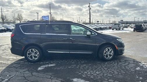 2022 Chrysler Pacifica LIMITED