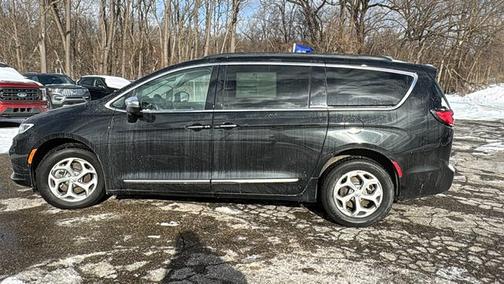 2022 Chrysler Pacifica LIMITED