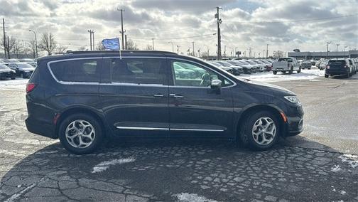 2022 Chrysler Pacifica LIMITED