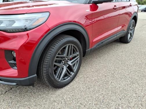 RAPID RED MET TINTED CC 2026 Ford Explorer ST-LINE