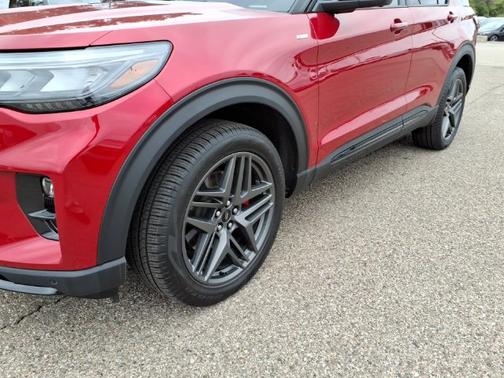 RAPID RED MET TINTED CC 2026 Ford Explorer ST-LINE