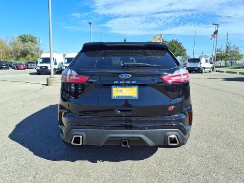 AGATE BLACK METALLIC 2024 Ford Edge ST