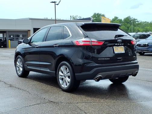 AGATE BLACK METALLIC 2024 Ford Edge TITANIUM