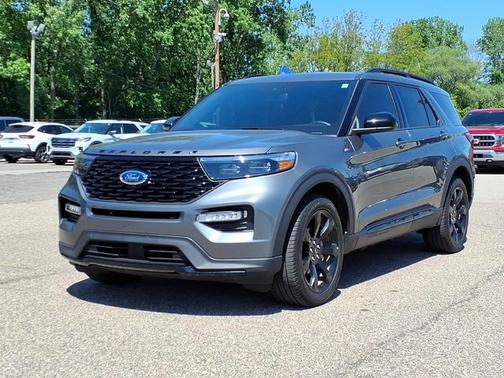 CARBONIZED GRAY METALLIC 2024 Ford Explorer ST-LINE