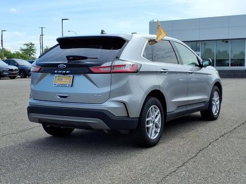 ICONIC SILVER 2023 Ford Edge SEL