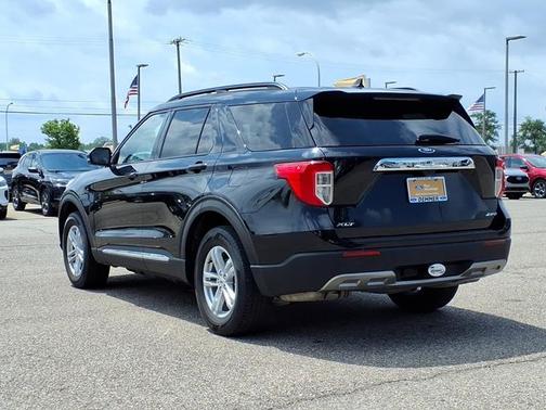 AGATE BLACK METALLIC 2023 Ford Explorer XLT
