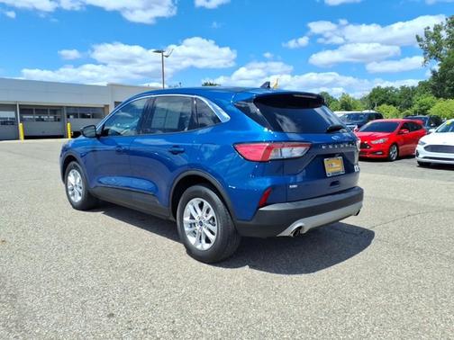 ATLAS BLUE METALLIC 2022 Ford Escape SE