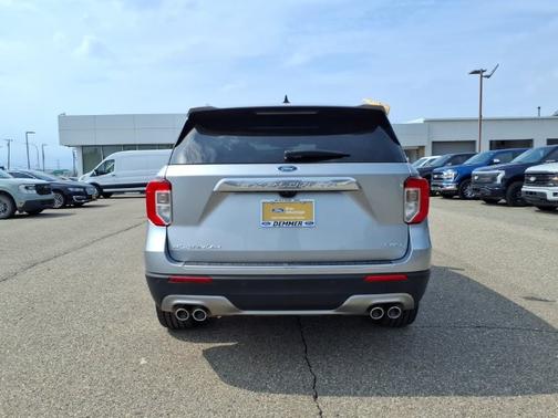 ICONIC SILVER METALLIC 2022 Ford Explorer PLATINUM