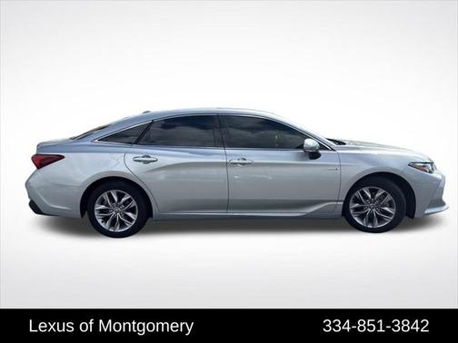 2021 Toyota Avalon Hybrid XLE Plus