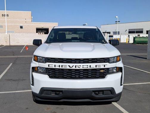 Summit White 2019 Chevrolet Silverado 1500 Custom