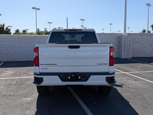 Summit White 2019 Chevrolet Silverado 1500 Custom