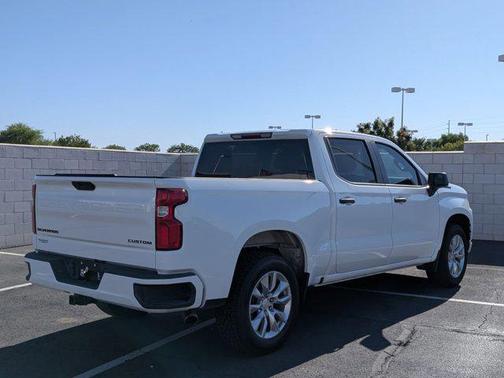 Summit White 2019 Chevrolet Silverado 1500 Custom